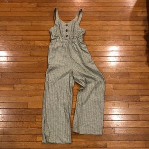 Casual or not, hip jumper